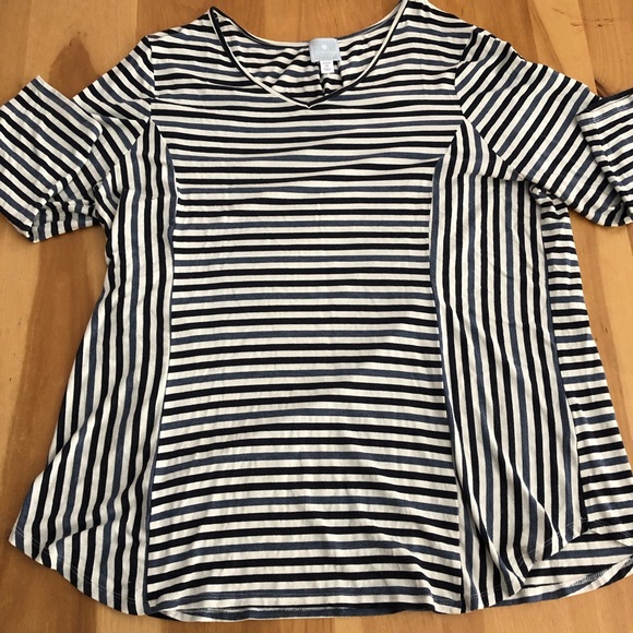 Sunday Tops - 3/4 length sleeve blue striped top